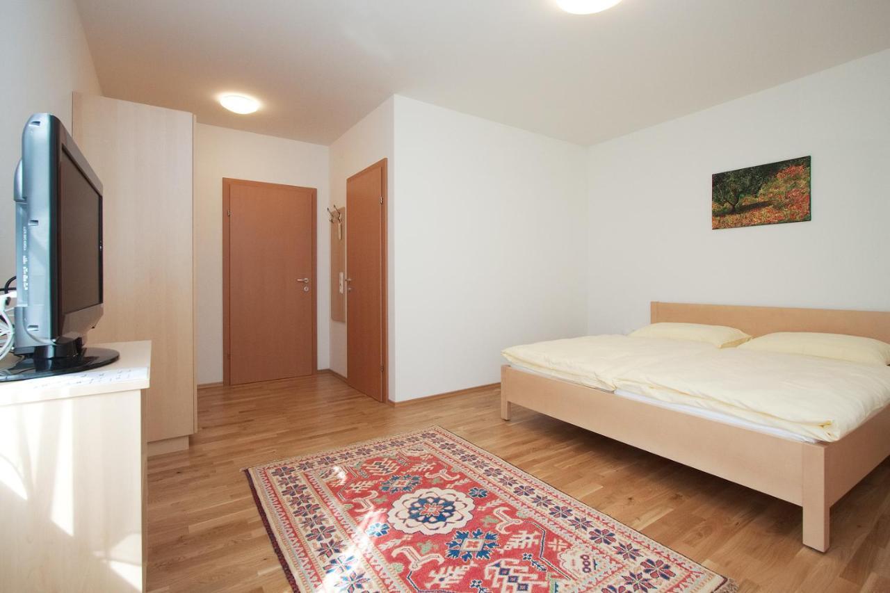 Pension Kirchenblick Tulln An Der Donau Buitenkant foto