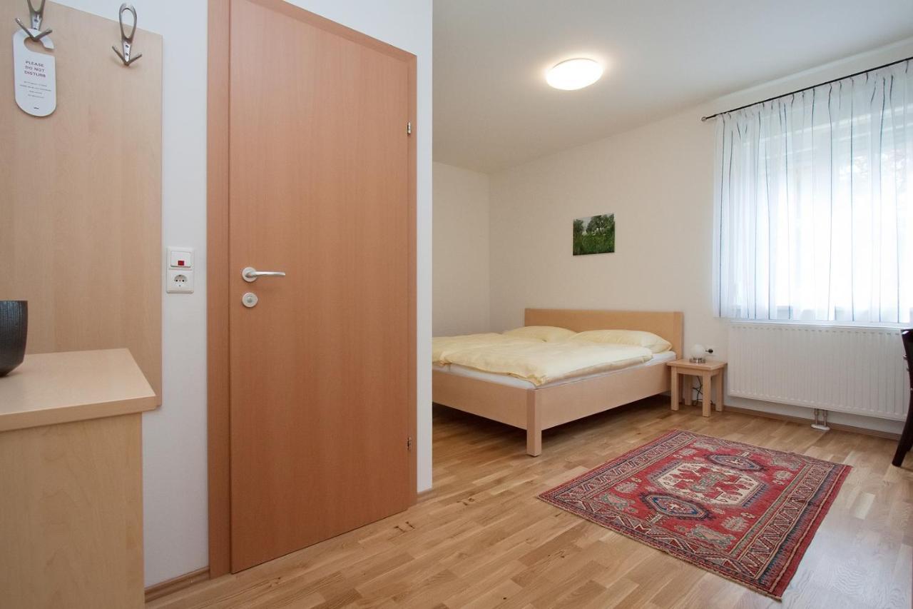 Pension Kirchenblick Tulln An Der Donau Buitenkant foto